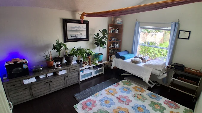 Cruz Bodywork treatment room and massage table